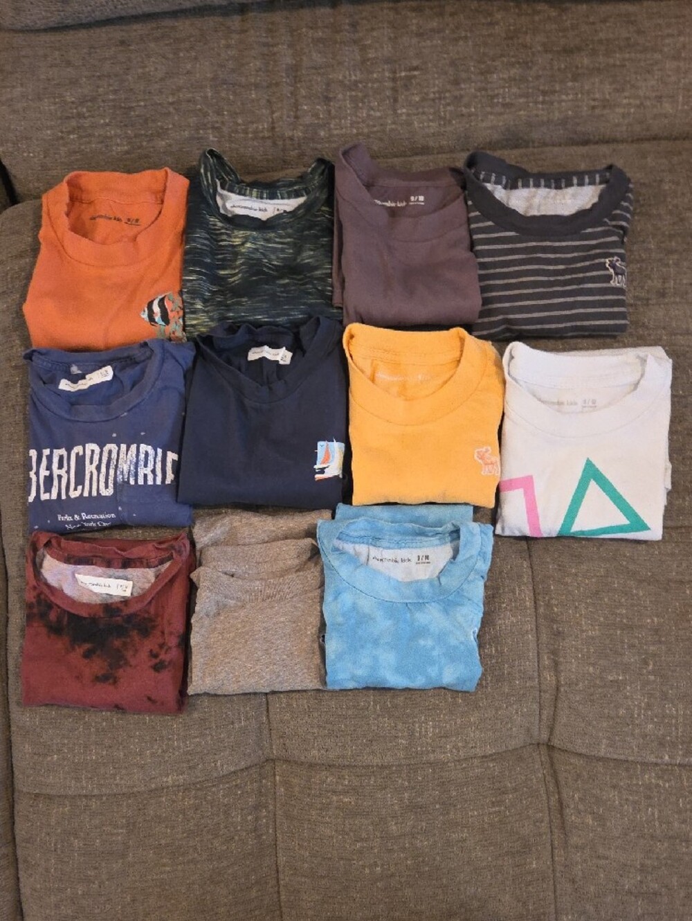 11 Abercrombie boys t shirts. 9/10
